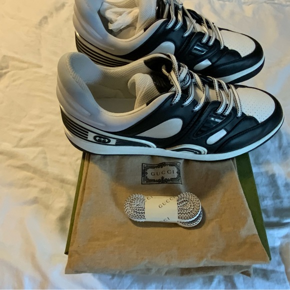 Gucci sneakers in great condition size 12 US w/box & dust bags - Picture 2 of 7